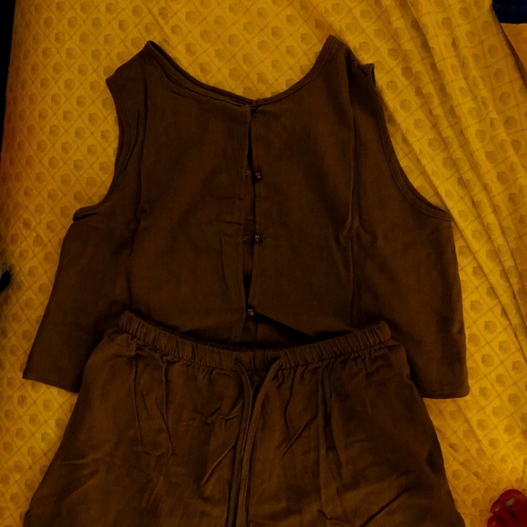 Shorts and top set - Picture 4 of 8